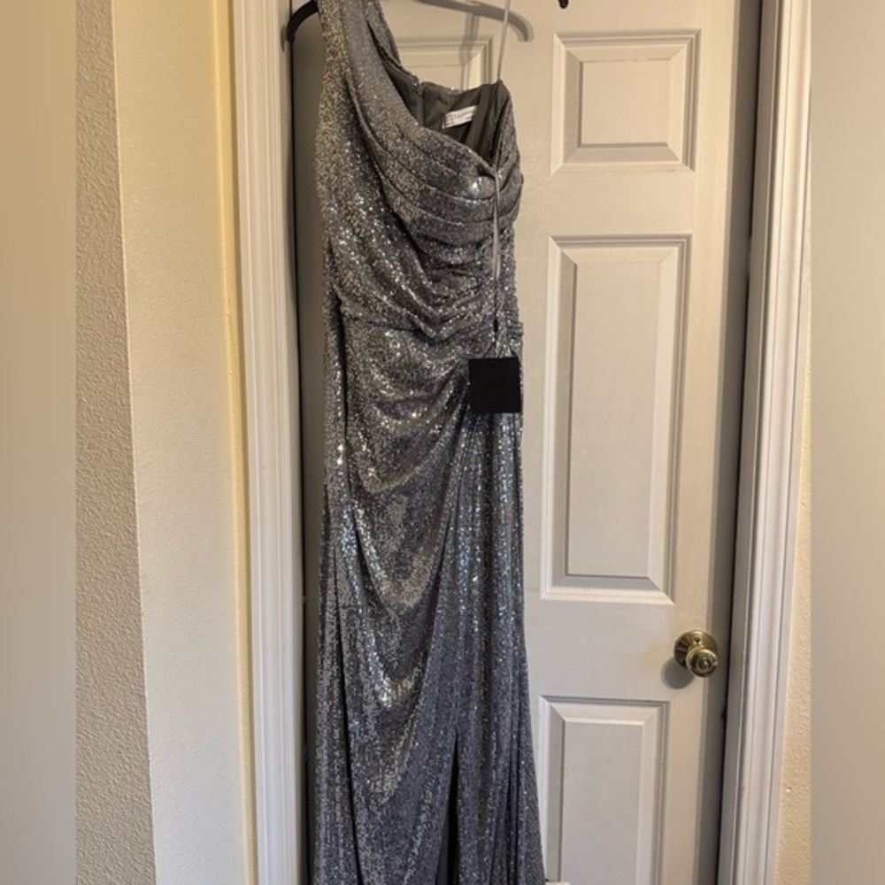 NWT - Mac Duggal Silver Sequin Gown - Size 14